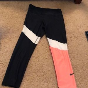 Nike Cropped Leggings